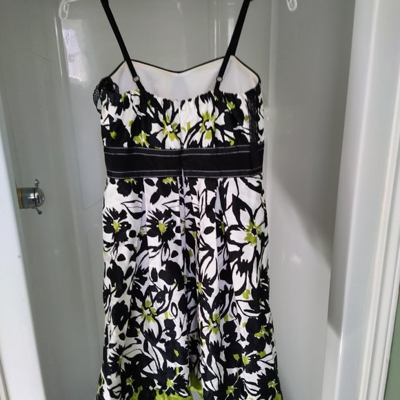 Laura string bikini top dress. Petite size 2 - black / white/ green floral - Picture 2 of 5